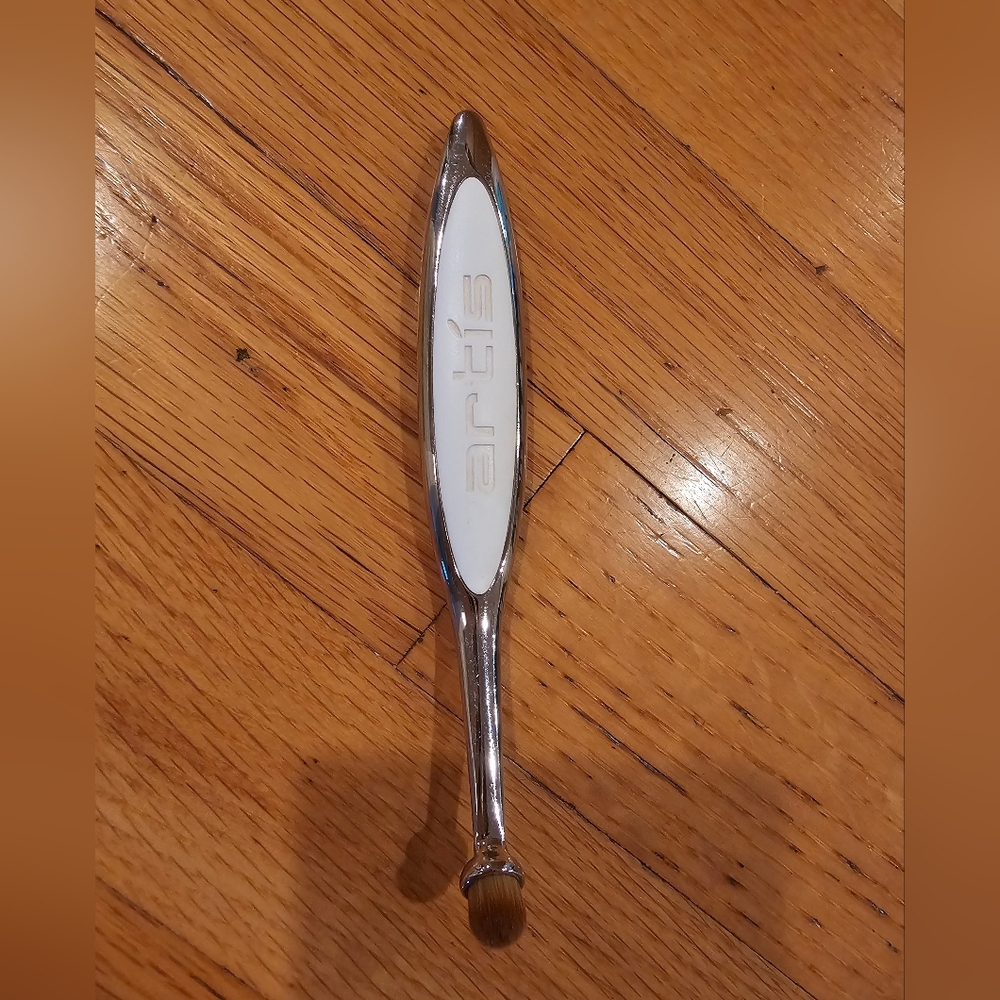 artis makeup brush